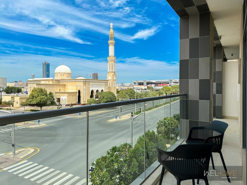 Дубай: WelHome - Prime 1BR Apartment at Oia Residence