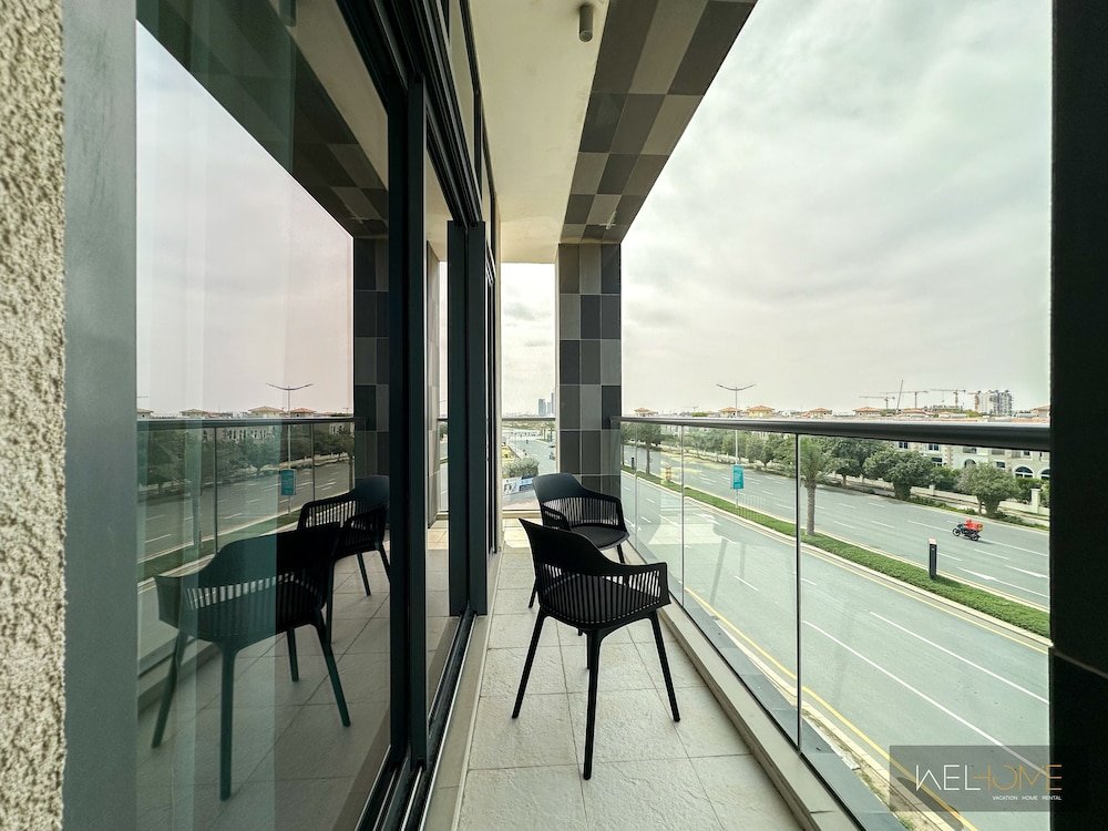 Дубай: WelHome - Prime 1BR Apartment at Oia Residence