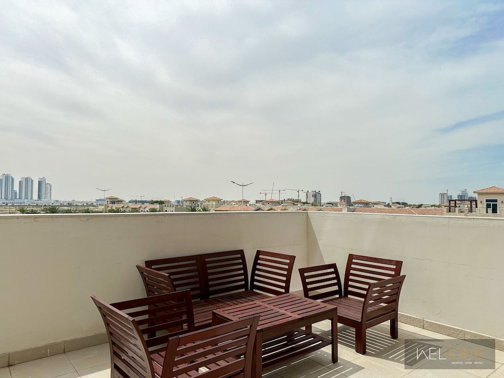 Дубай: WelHome - Prime 1BR Apartment at Oia Residence