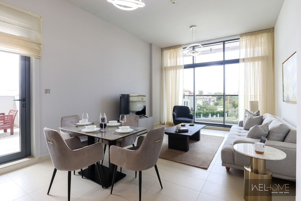 Дубай: WelHome - Prime 1BR Apartment at Oia Residence