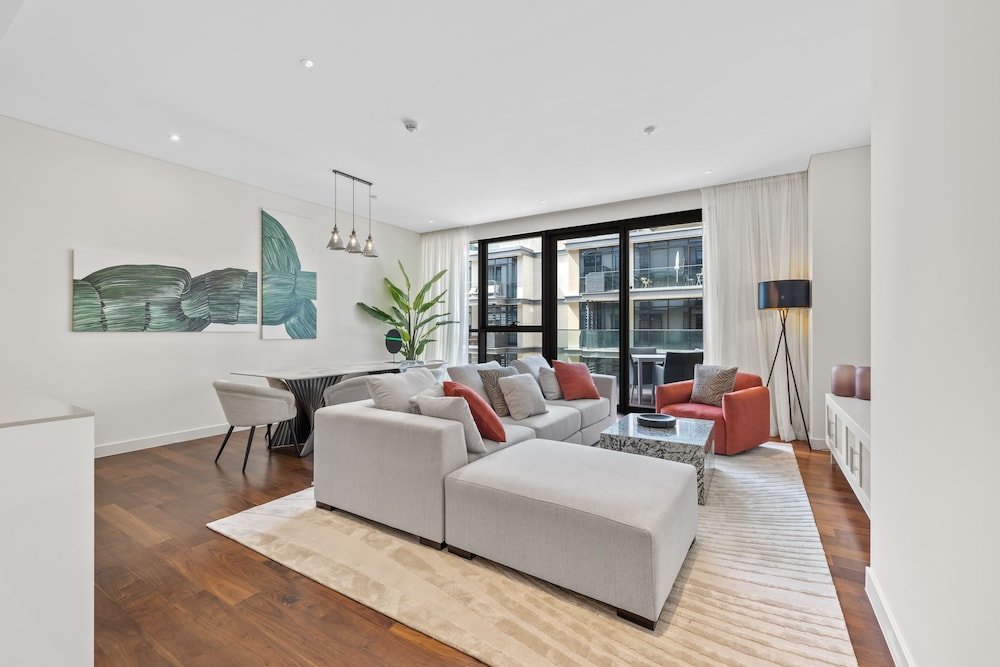 Дубай: Spacious 2 BR 3rd Floor City Walk Bldg 9