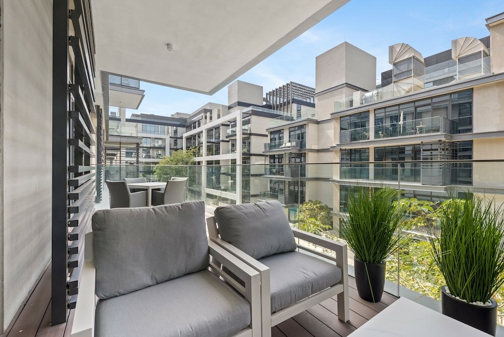 Дубай: Spacious 2 BR 3rd Floor City Walk Bldg 9