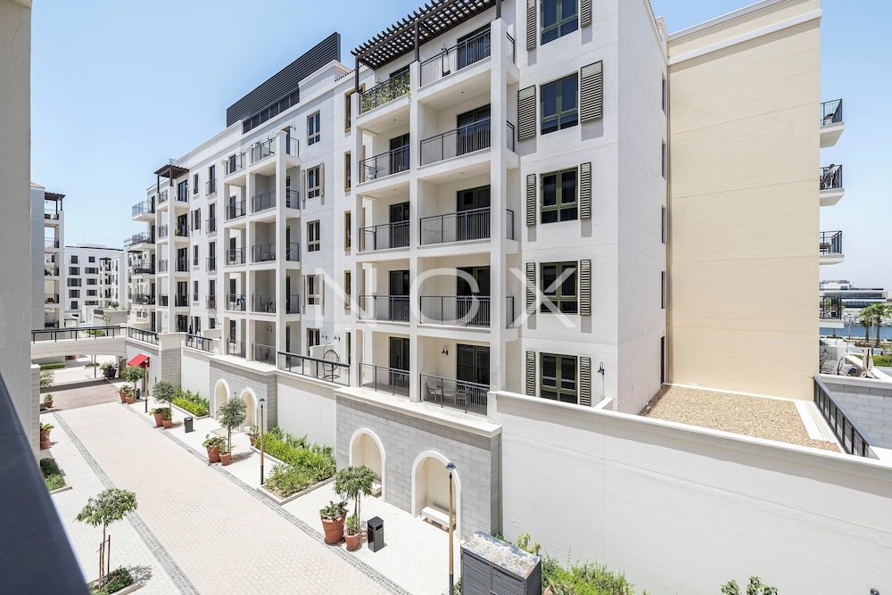 Дубай: 2BR La Rive B2 Port De La Mer Jumeirah 1
