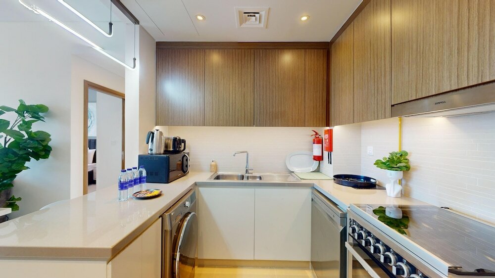 Дубай: Primestay - 2BR With Marina View - 52/42