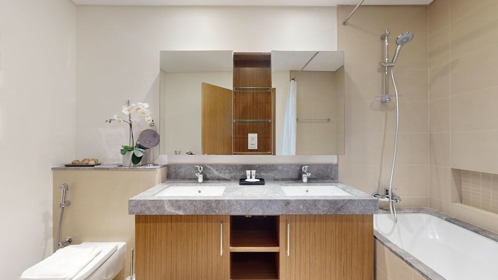 Дубай: Primestay - 2BR With Marina View - 52/42