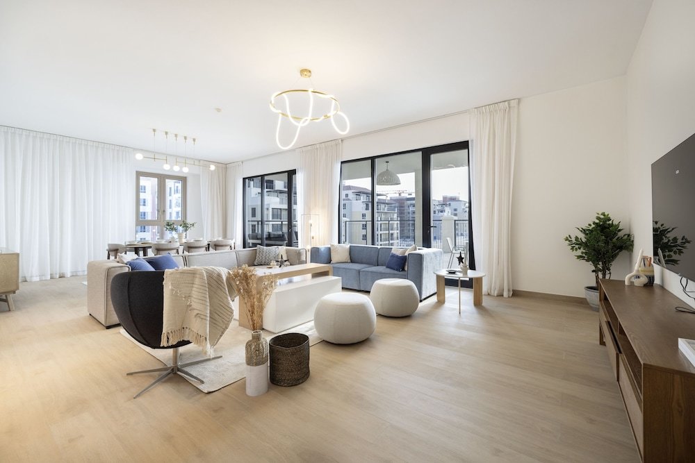 Дубай: Massive 4 Beds La Rive B2 Port De La Mer