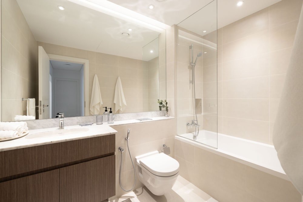 Дубай: Massive 4 Beds La Rive B2 Port De La Mer