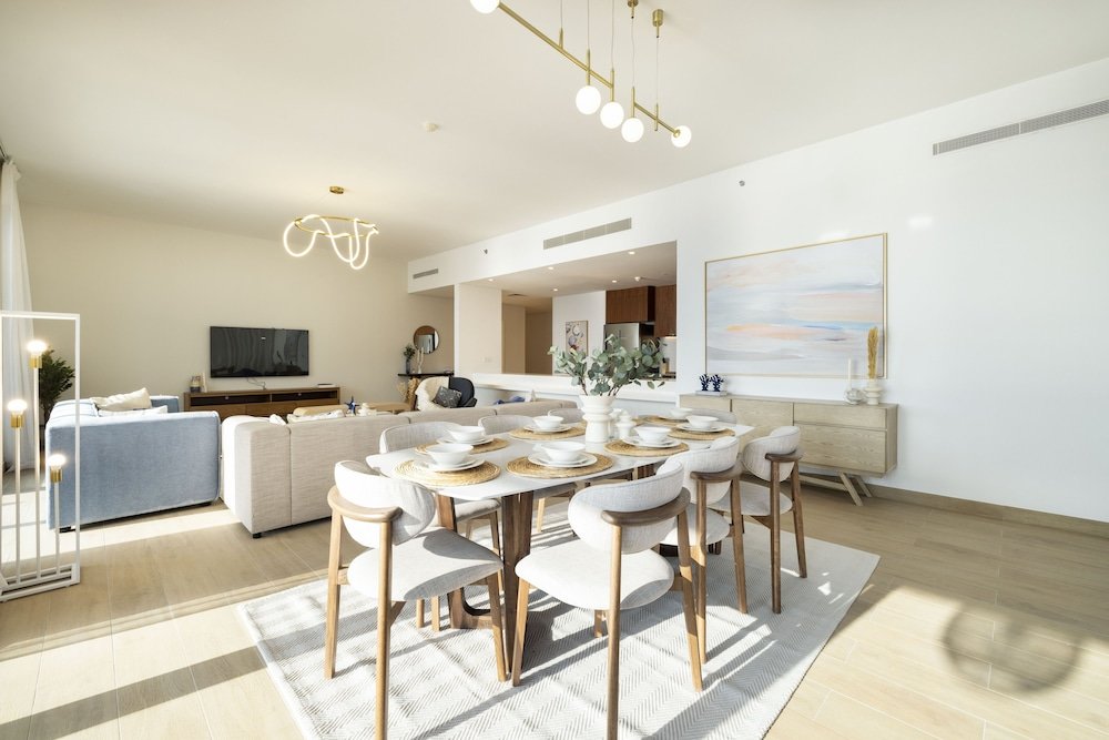 Дубай: Massive 4 Beds La Rive B2 Port De La Mer