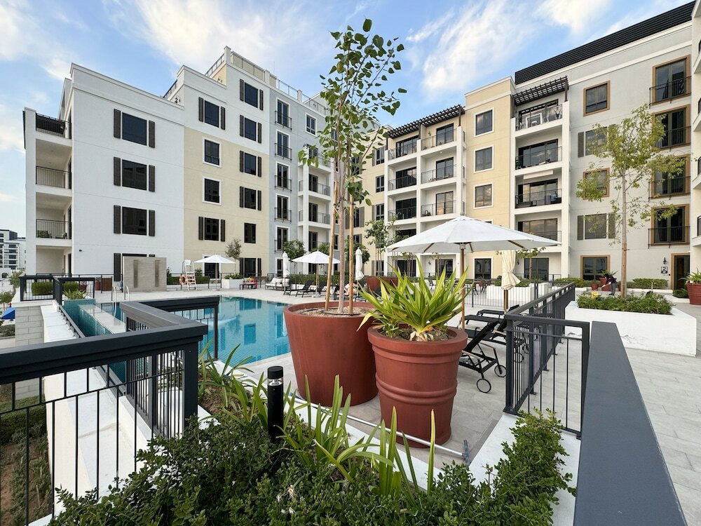Дубай: Massive 4 Beds La Rive B2 Port De La Mer