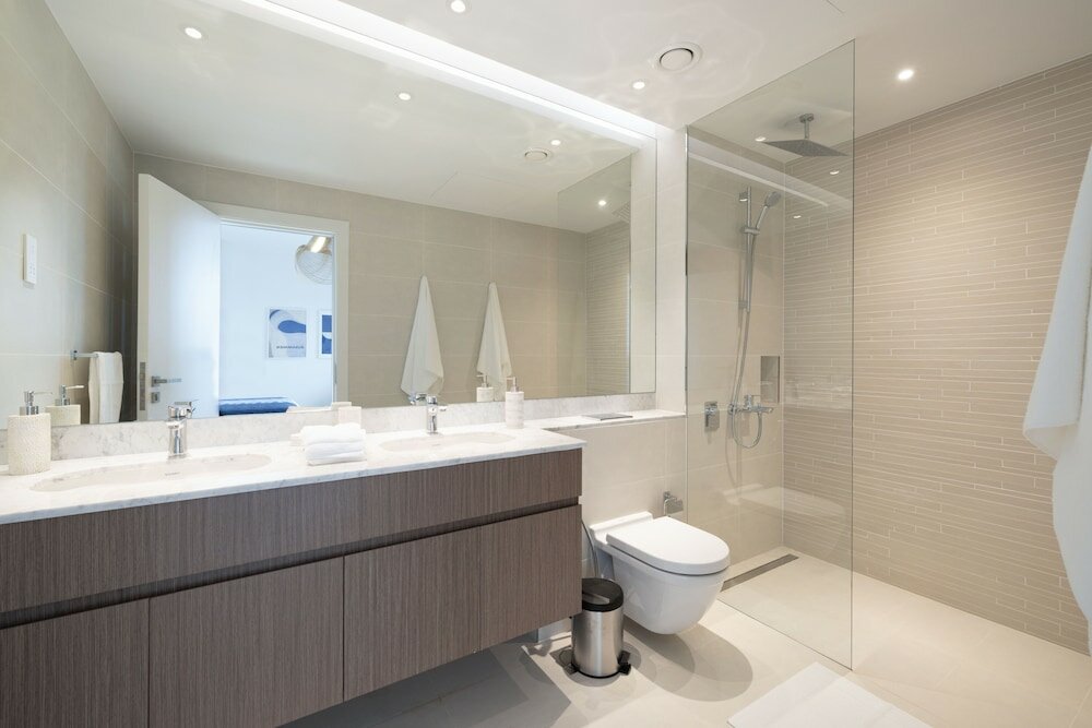 Дубай: Massive 4 Beds La Rive B2 Port De La Mer