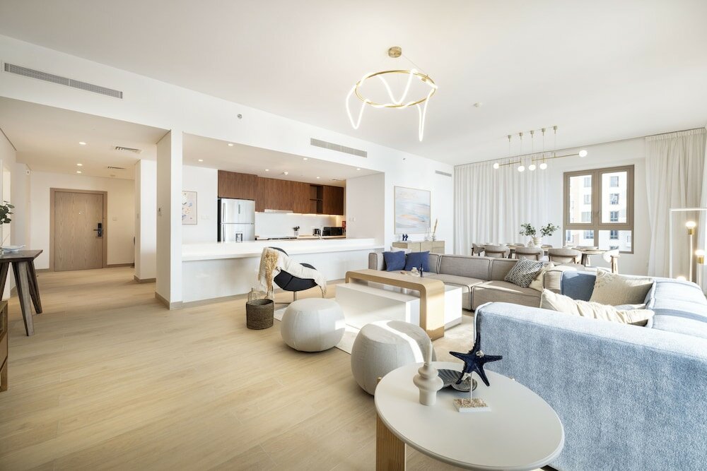 Дубай: Massive 4 Beds La Rive B2 Port De La Mer