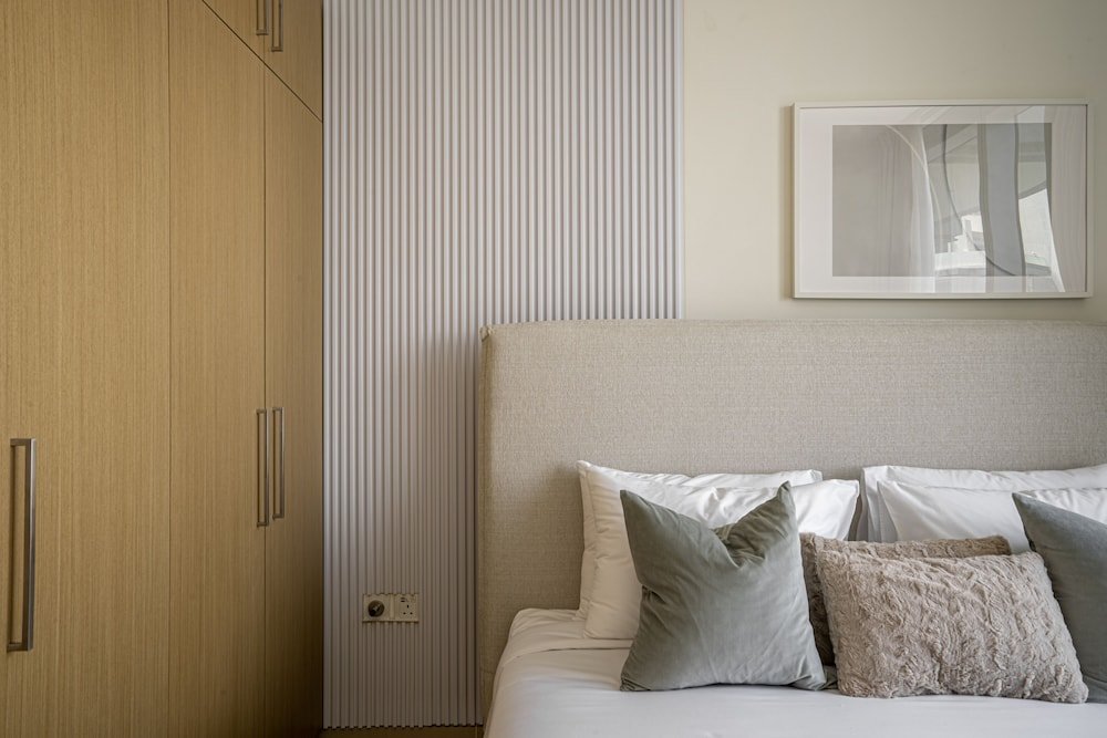 Дубай: HiGuests -  Emaar 5242 Tower