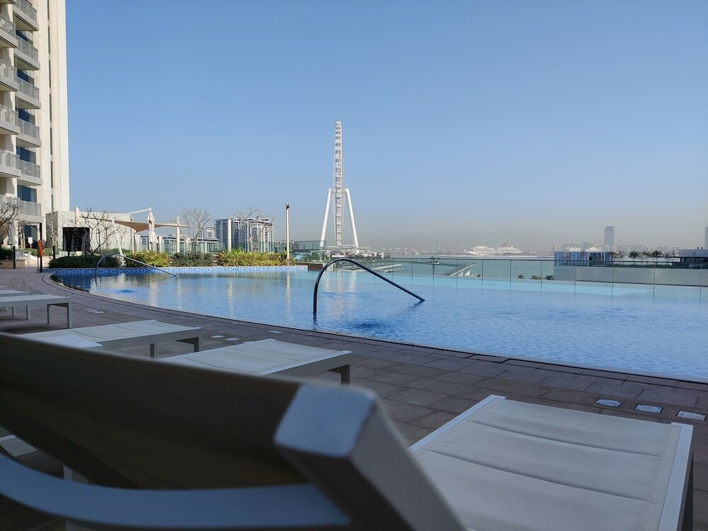 Дубай: HiGuests -  Emaar 5242 Tower