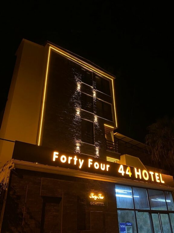 Дидим: 44 Hotel