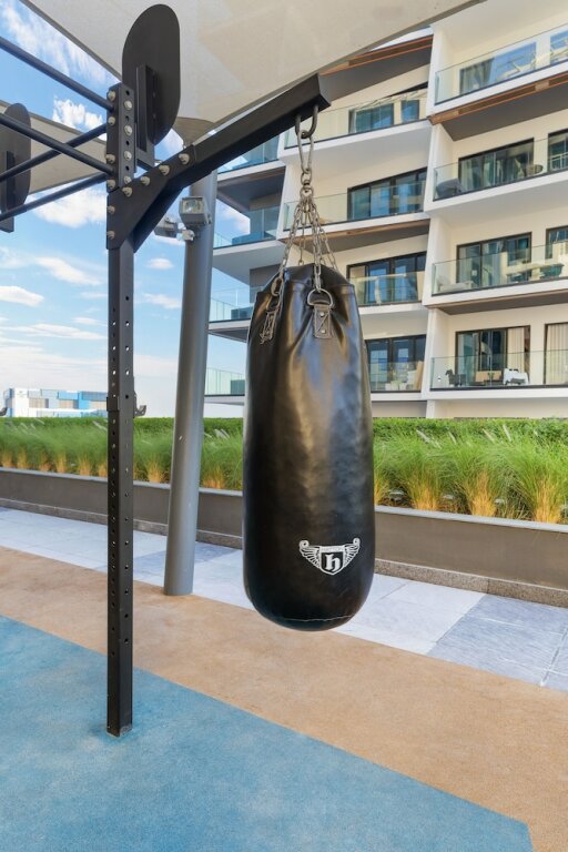Дубай: Waves - City Serenity: Luxe Living at 15 Northside Tower 2