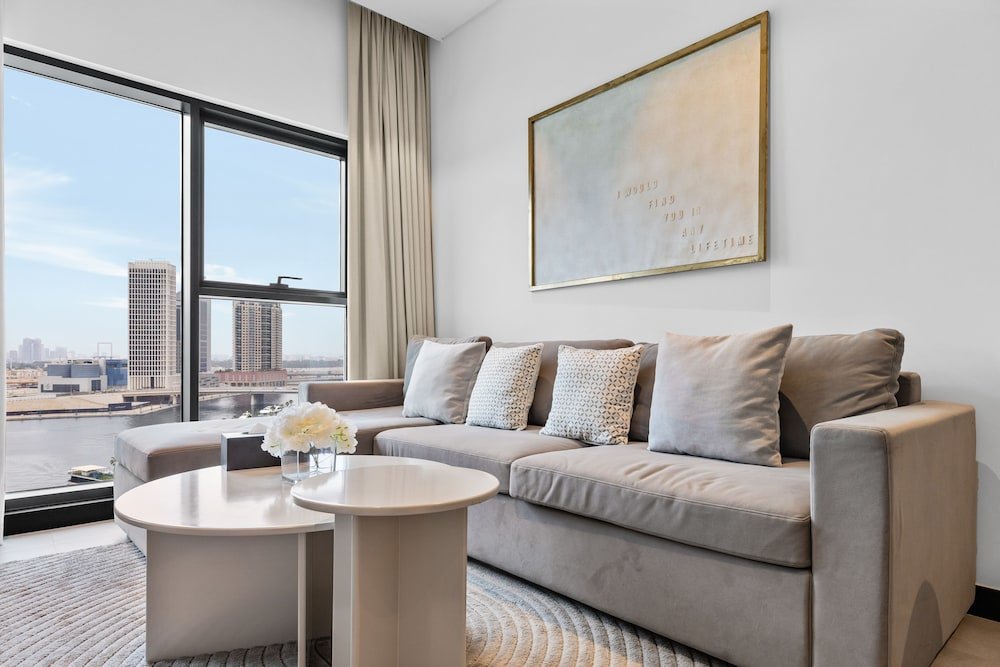 Дубай: Waves - City Serenity: Luxe Living at 15 Northside Tower 2