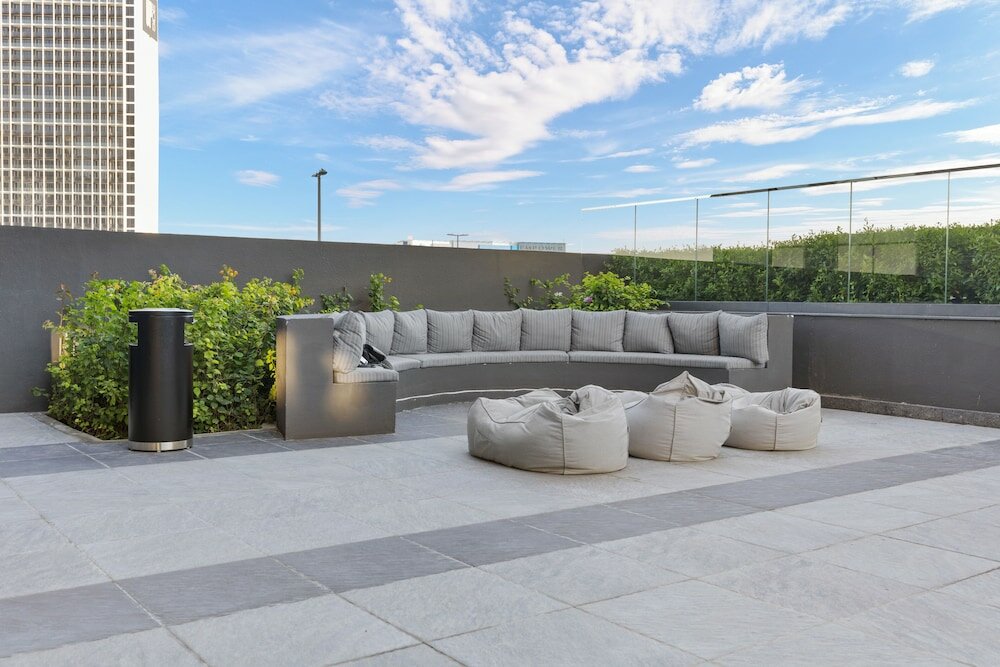 Дубай: Waves - City Serenity: Luxe Living at 15 Northside Tower 2