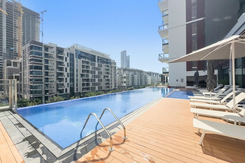Дубай: Luxurious 1-bedroom Apart With Dubai Skyline View