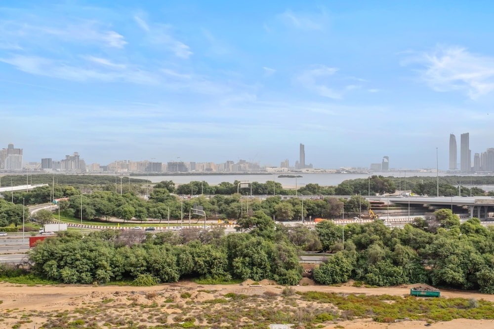 Дубай: Luxurious 1-bedroom Apart With Dubai Skyline View