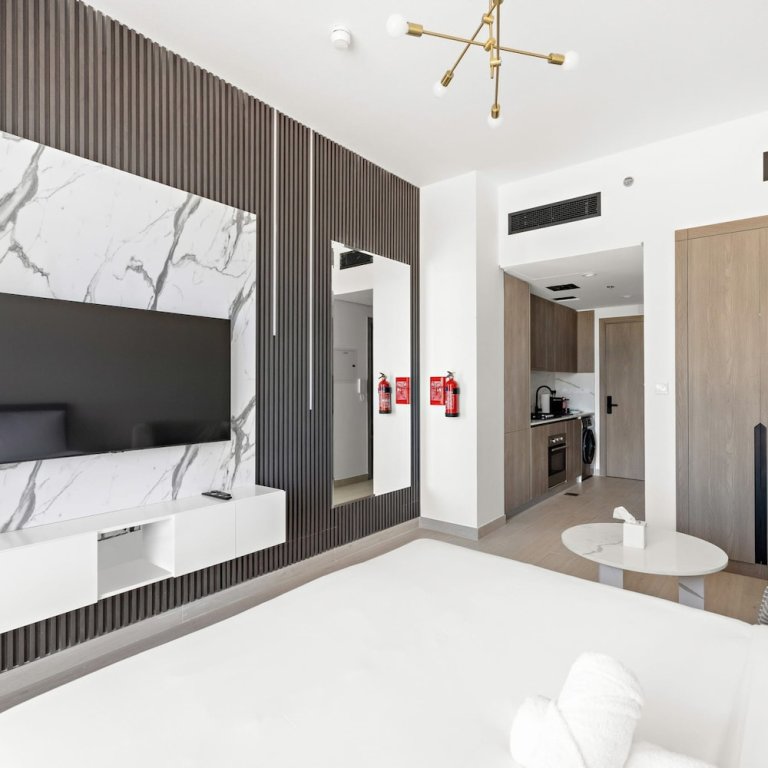 Дубай: Stylish Studio in New Residence With Pool and gym