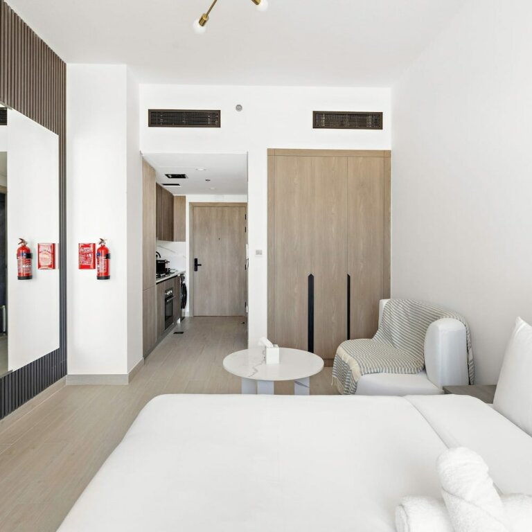 Дубай: Stylish Studio in New Residence With Pool and gym