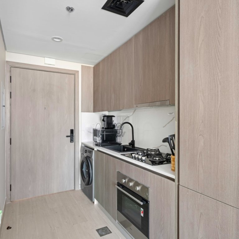 Дубай: Modern Studio in Residence With Pool gym and Paddl