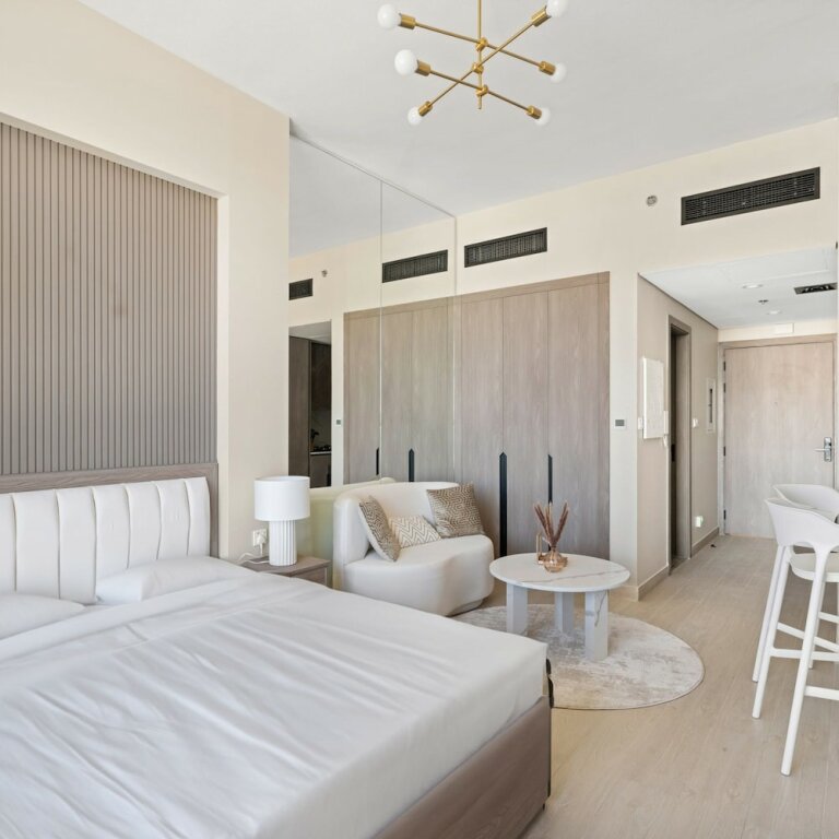 Дубай: Modern Studio in Residence With Pool gym and Paddl
