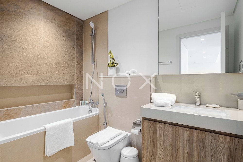 Дубай: Vibrant 1BR Haven Downtown Views 2 T1