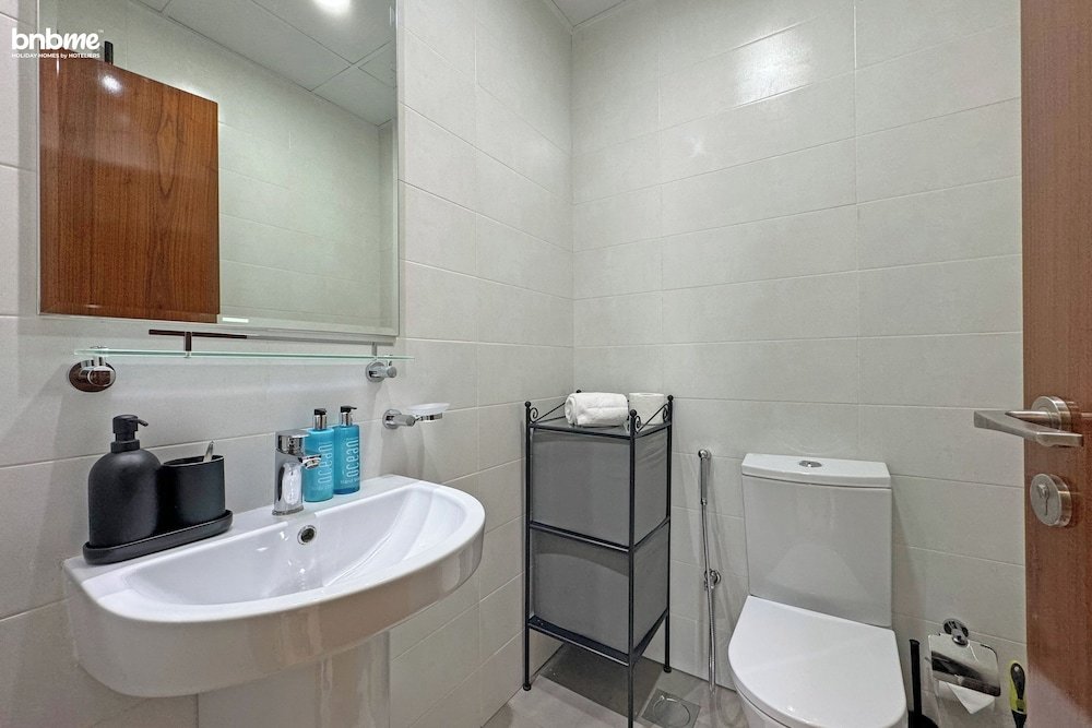 Дубай: bnbmehomes-near Dubai Mall & Burj K-1306