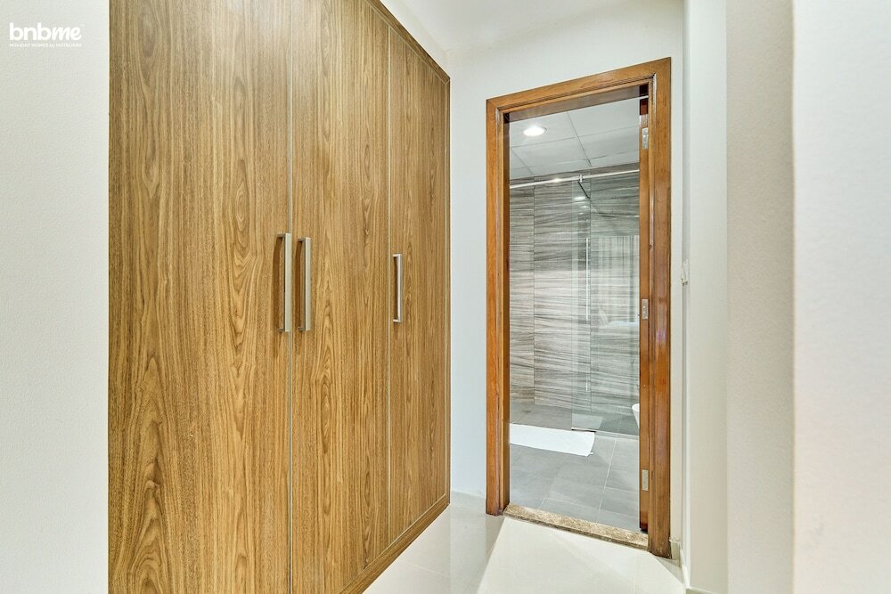 Дубай: bnbmehomes-near Dubai Mall & Burj K-1306
