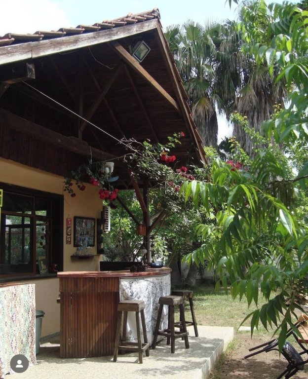 Адрасан: 7 Garden Bungalow & Camping