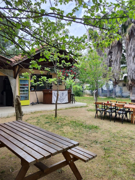 Адрасан: 7 Garden Bungalow & Camping