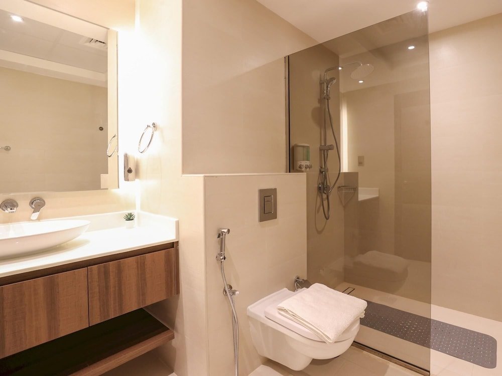 Дубай: Elite LUX Holiday Homes - Enchanting 1BR Apt Games Pool Gym Access in Arjan Dubai