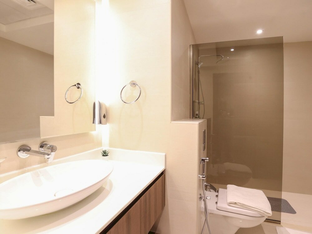Дубай: Elite LUX Holiday Homes - Enchanting 1BR Apt Games Pool Gym Access in Arjan Dubai
