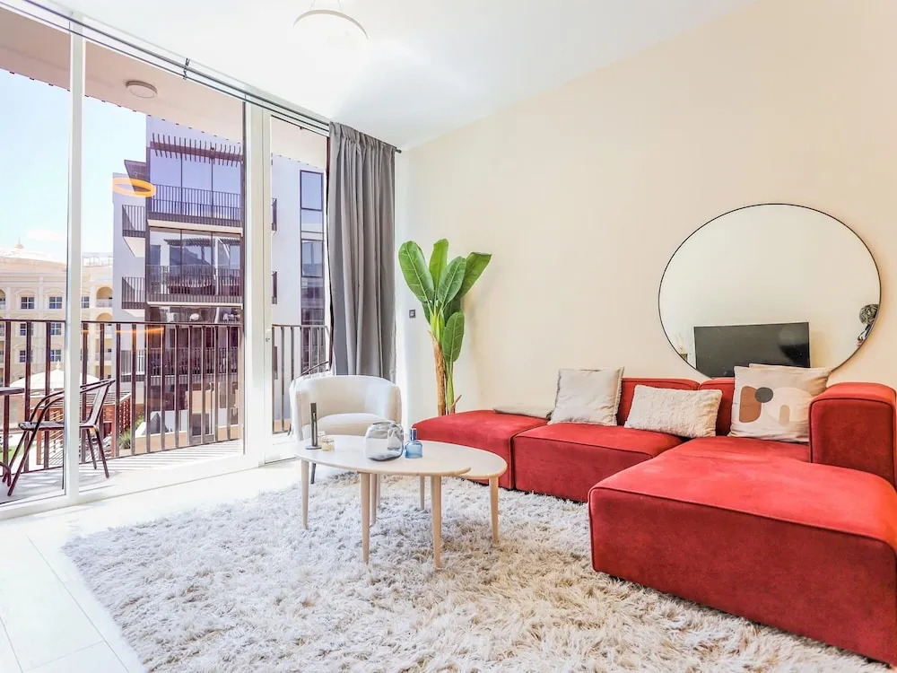 Дубай: Elite LUX Holiday Homes - Captivating 1BR Apt Games Pool Gym in Arjan Dubai