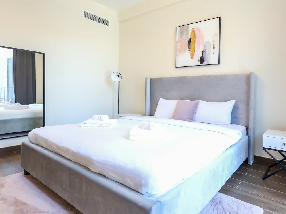 Дубай: Elite LUX Holiday Homes - Captivating 1BR Apt Games Pool Gym in Arjan Dubai