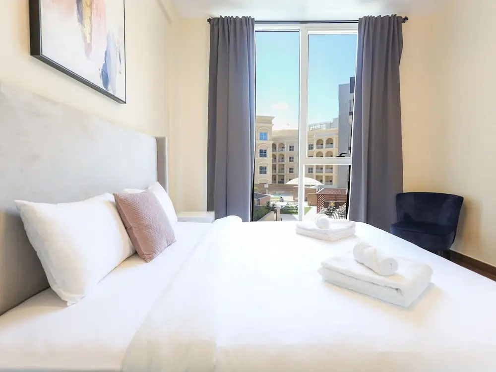 Дубай: Elite LUX Holiday Homes - Captivating 1BR Apt Games Pool Gym in Arjan Dubai