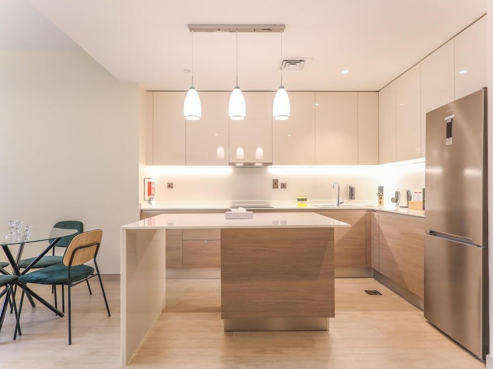 Дубай: Elite LUX Holiday Homes - Captivating 1BR Apt Games Pool Gym in Arjan Dubai