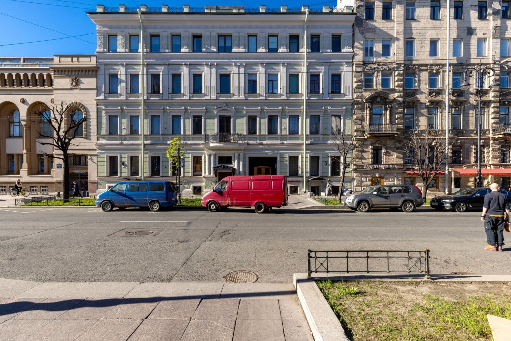Санкт-Петербург: Апартаменты Leohotels на Чайковского