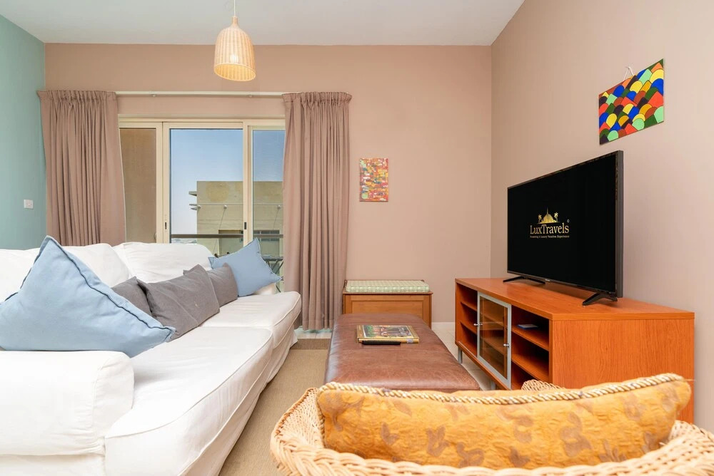 Дубай: Lux Bnb The Greens & Views