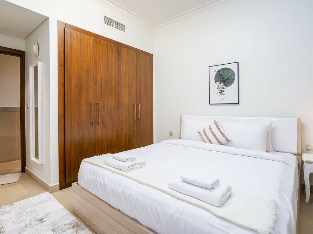 Дубай: Vacay Lettings - Burj Vista Tower 1