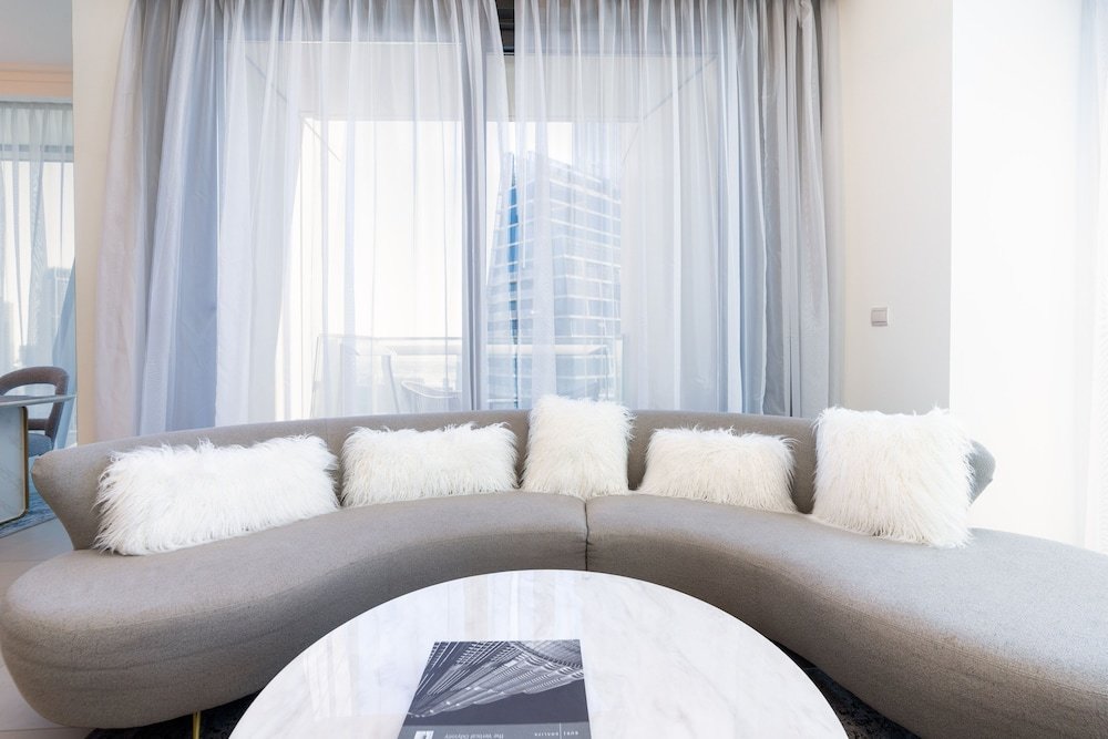 Дубай: Vacay Lettings - Burj Vista Tower 1