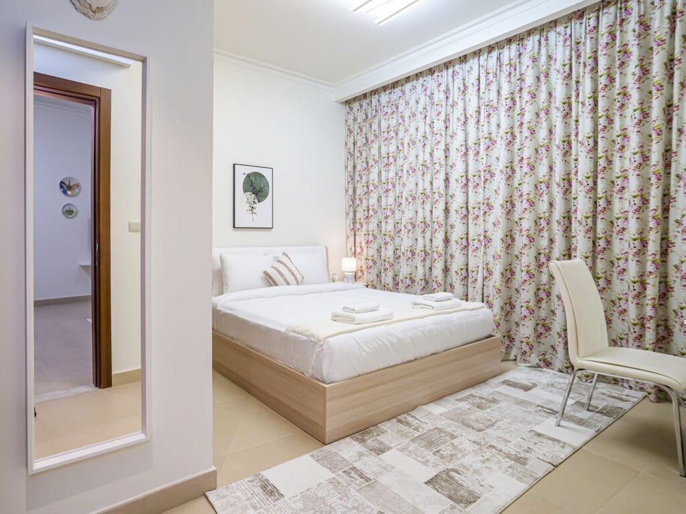 Дубай: Vacay Lettings - Burj Vista Tower 1