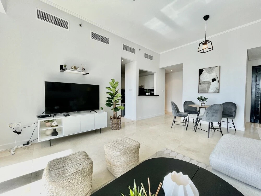 Gorgeous 3 Bedrooms With Balcony in the Marina — фото 4