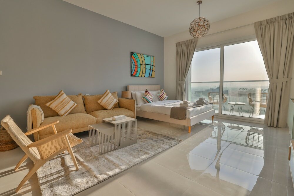Дубай: Luxury Apartments Business Bay Gym-Pool-Parking by Sojo Stay