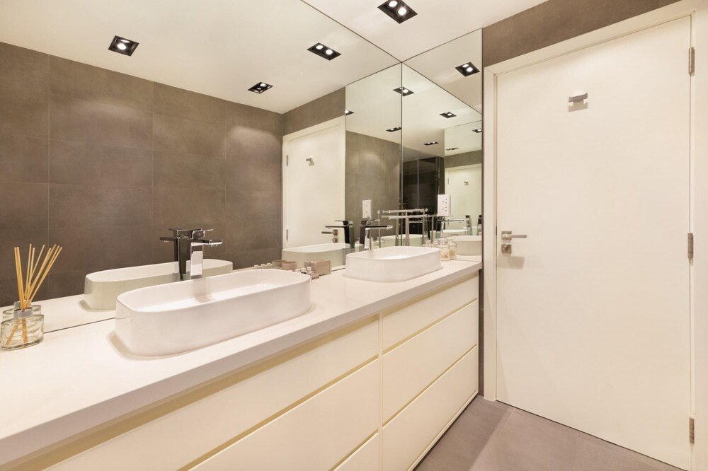 Дубай: Luxurious 2Br With Beach Club Access