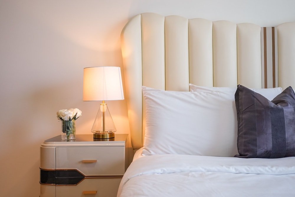 Дубай: Luxurious & Stylish Apartments Across Dubai Mall - Burj Khalifa - City Views by Sojo Stay