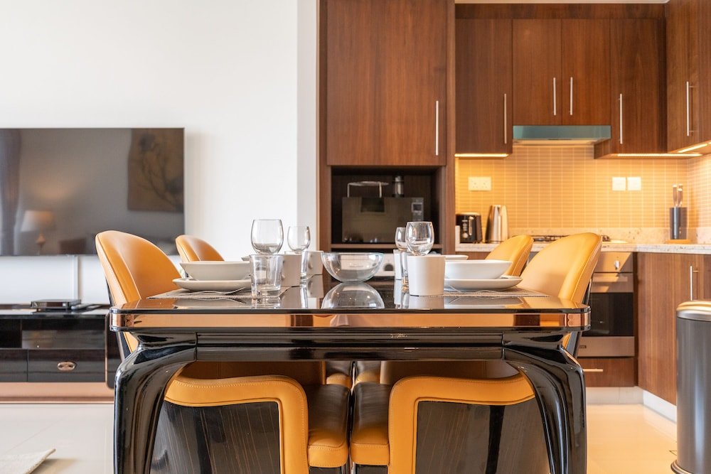 Дубай: Luxurious & Stylish Apartments Across Dubai Mall - Burj Khalifa - City Views by Sojo Stay