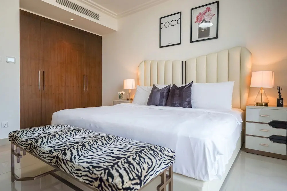 Дубай: Luxurious & Stylish Apartments Across Dubai Mall - Burj Khalifa - City Views by Sojo Stay