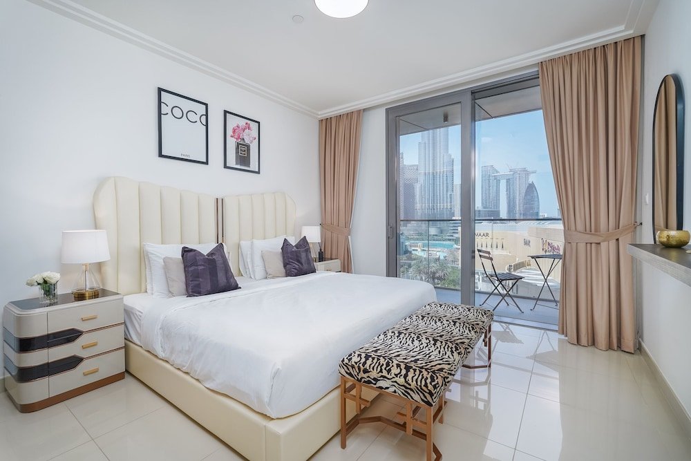 Дубай: Luxurious & Stylish Apartments Across Dubai Mall - Burj Khalifa - City Views by Sojo Stay